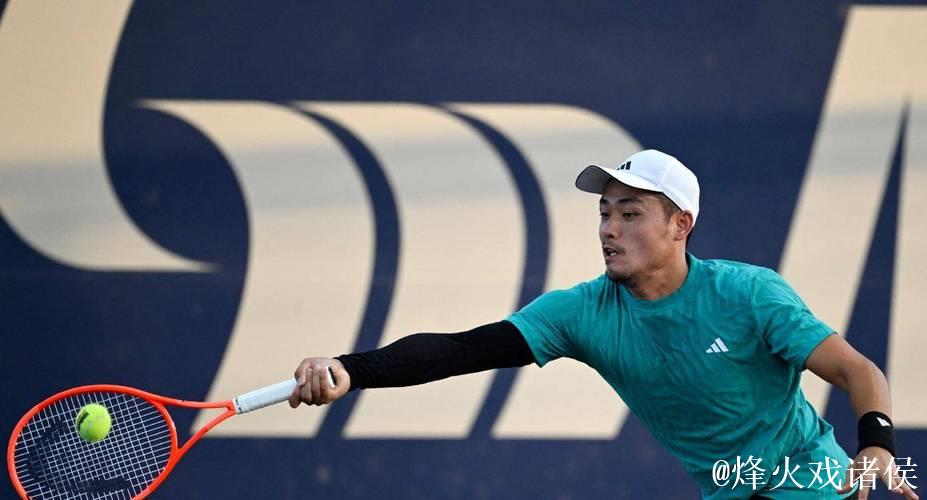 吴易昺澳网正赛首胜！四盘激战成功晋级